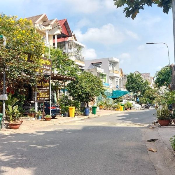 Cho thuê 26 N5 Kp Bình Dương, Long Bình Tân, 3 tầng 5PN, full nội thất