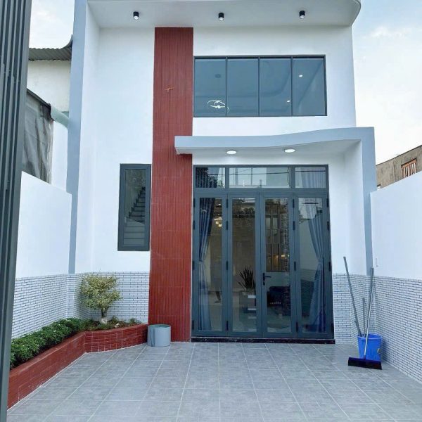 Nhà phố 2 tấm hiện đại mới xây liền kề KCN Giang Điền