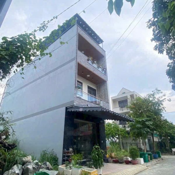 BÁN GẤP NHÀ ĐẸP 1 TRỆT 2 LẦU + SÂN THƯỢNG – KDC PHÚ GIA 1