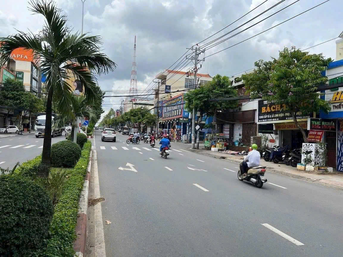 CHO THUÊ NHÀ MẶT TIỀN KINH DOANH – ĐƯỜNG ĐỒNG KHỞI – BIÊN HÒA