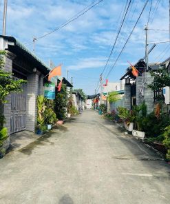 NHÀ LẦU LỬNG ĐẸP GẦN CHỢ QUANG THẮNG