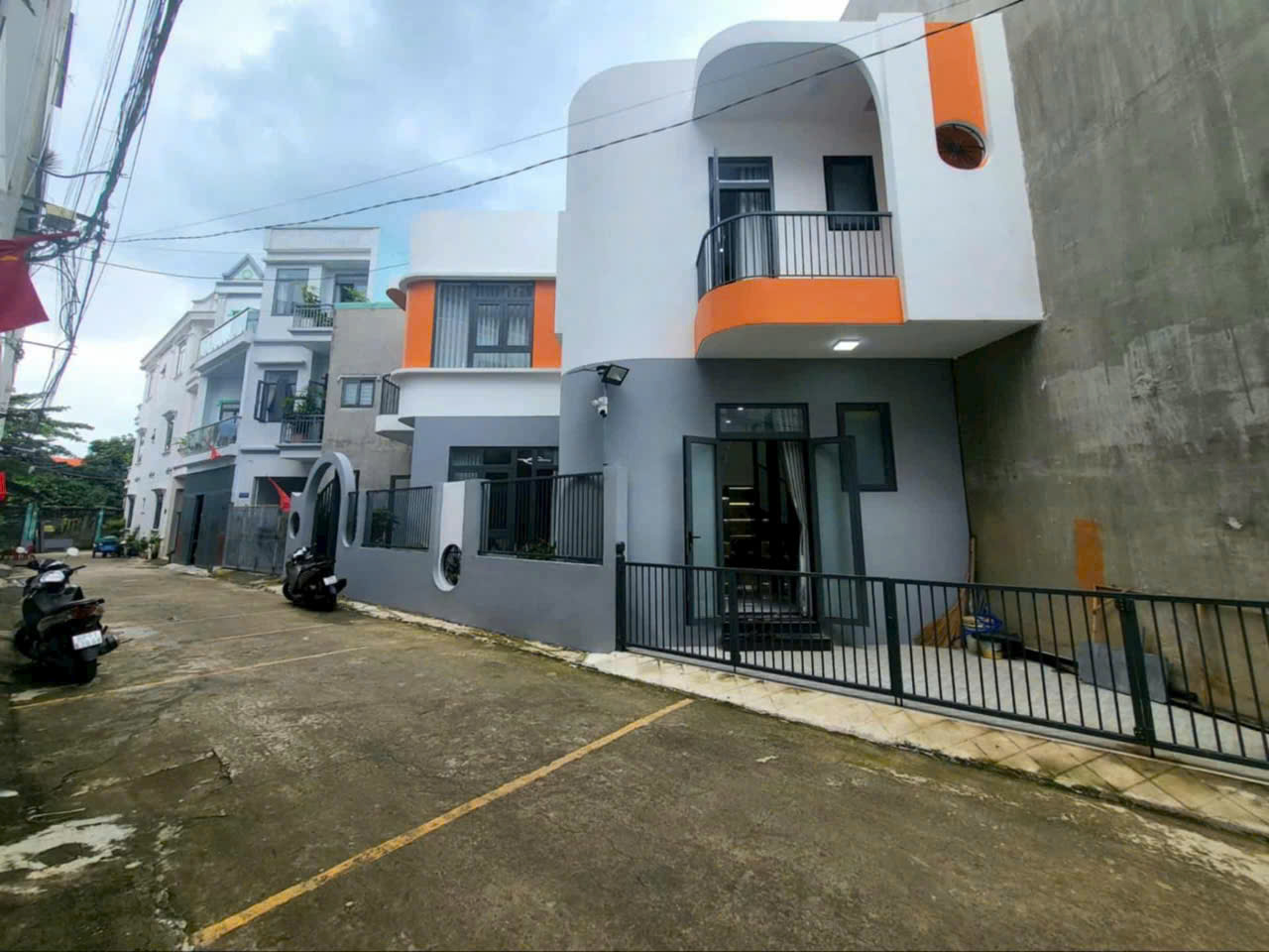 NHÀ 1 TRỆT 1 LẦU ĐẸP – ĐỐI DIỆN MẦM NON SONG KHUÊ, P. BỬU HÒA (P. BIÊN HÒA)