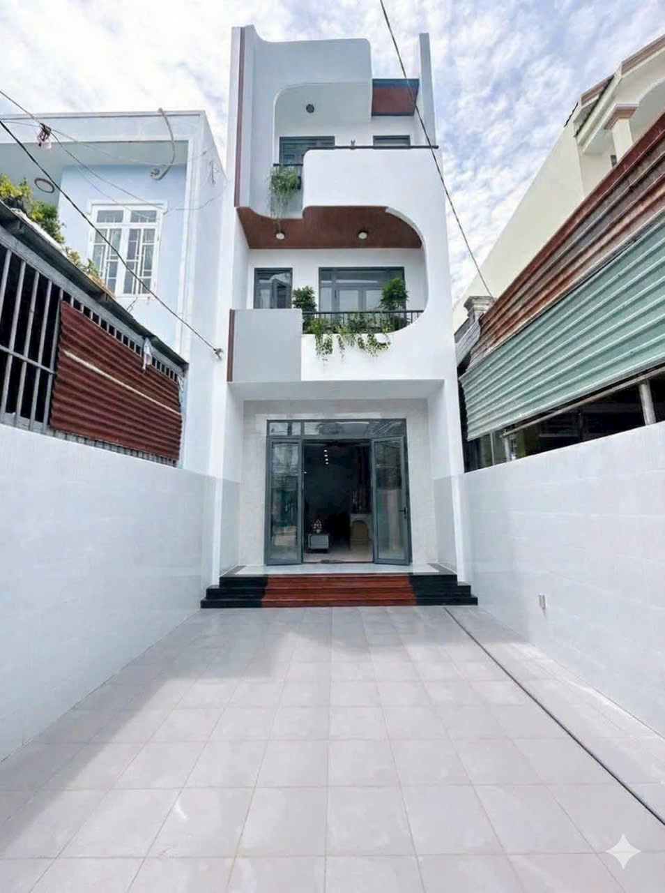 SIÊU PHẨM NHÀ 1 TRỆT 2 LẦU – KDC QUÂN ĐOÀN 4, TÂN PHONG