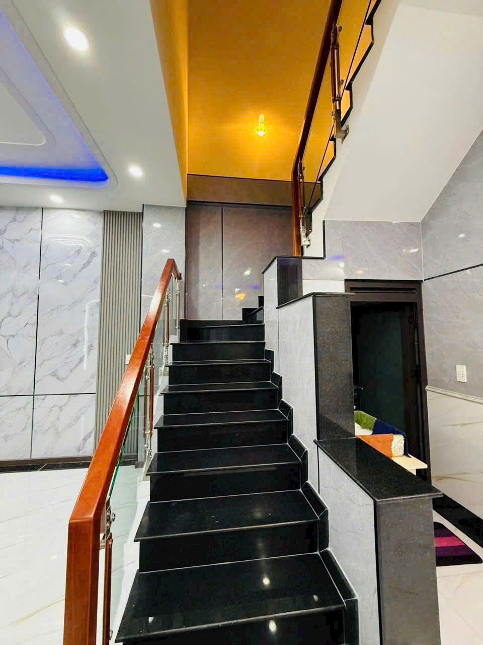 NHÀ PHỐ HIỆN ĐẠI – FULL NỘI THẤT CAO CẤP - Ảnh 3