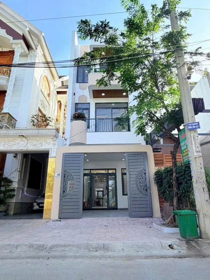 NHÀ 3 LẦU HOÀN CÔNG – KDC BỬU LONG, P. BIÊN HÒA