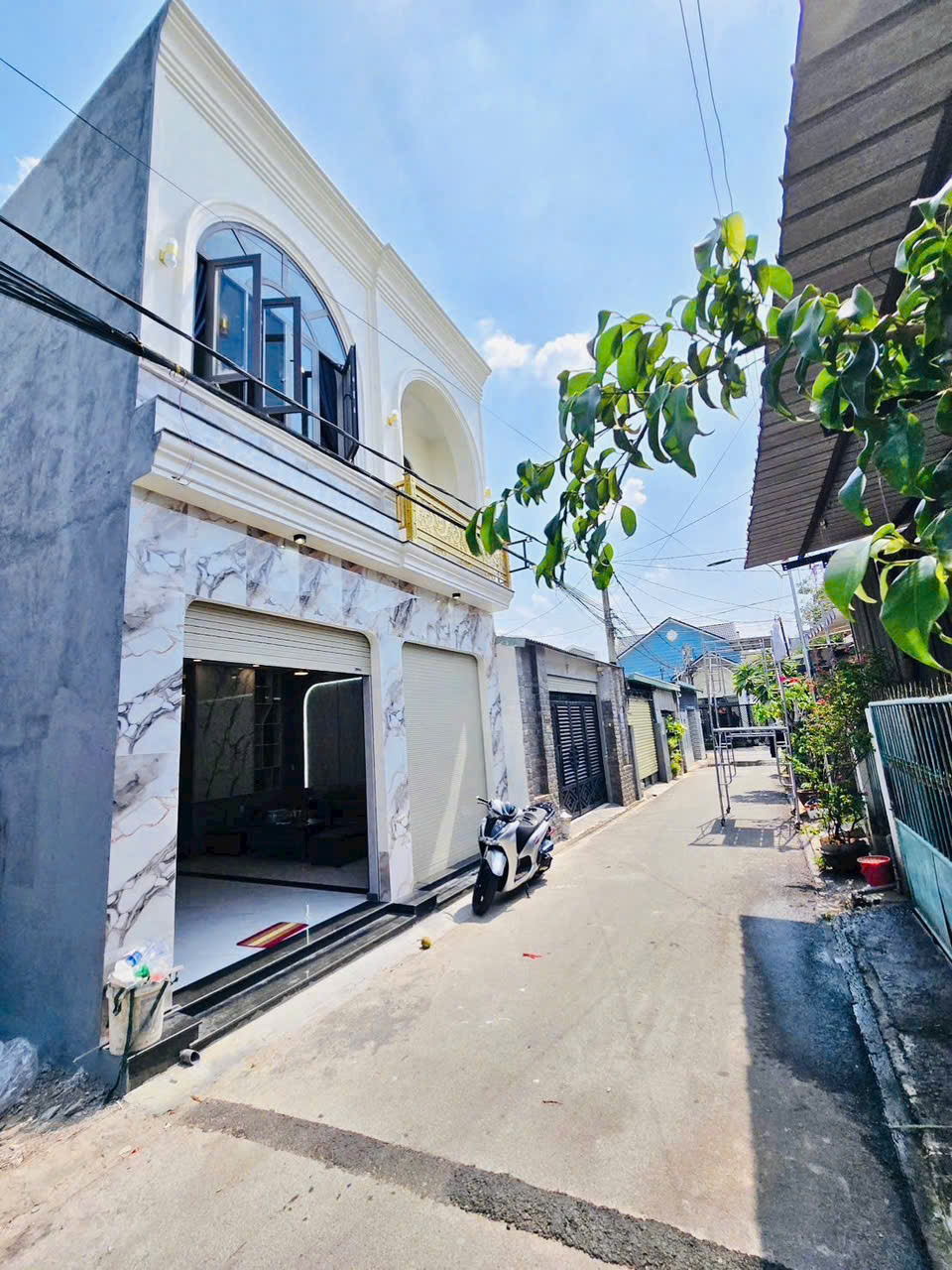 NHÀ PHỐ HIỆN ĐẠI – FULL NỘI THẤT CAO CẤP